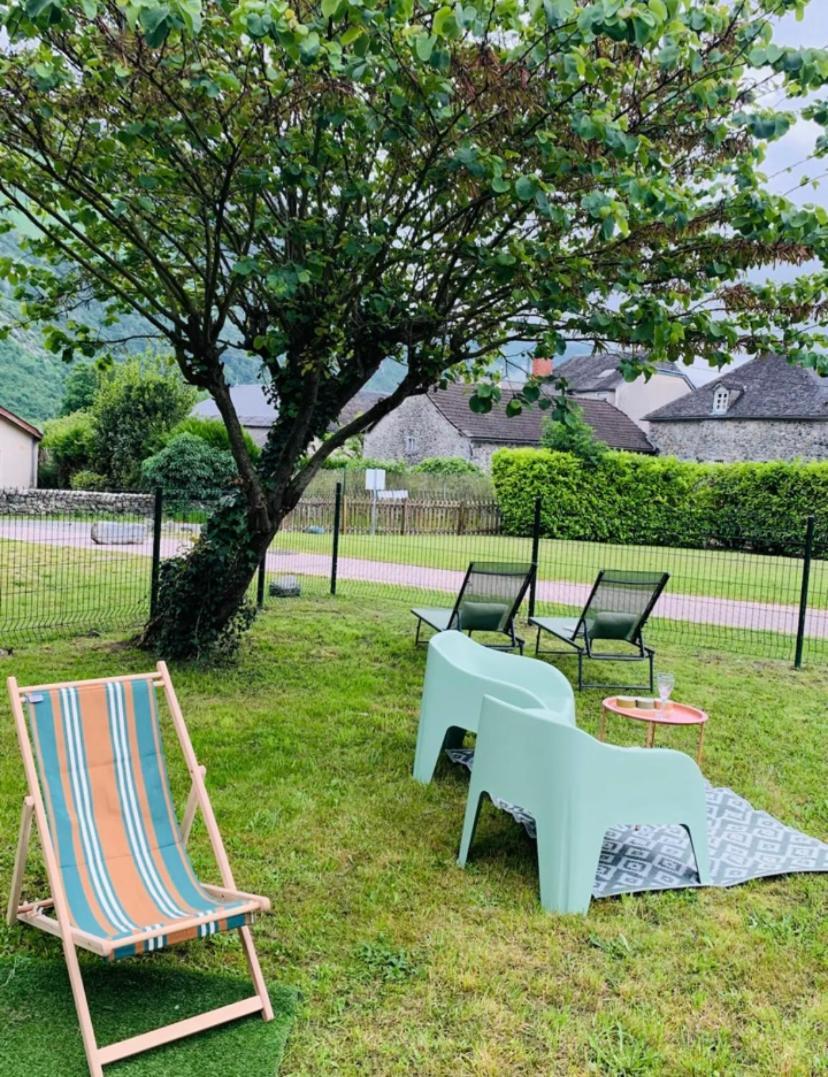 Apartment La Unique - Le Jardin Sur Les Pyrenees- Vue Panoramique Montagne -jardin Cloture Prive De 100m2-parking-linge De Lit Et Serviettes Compris- *