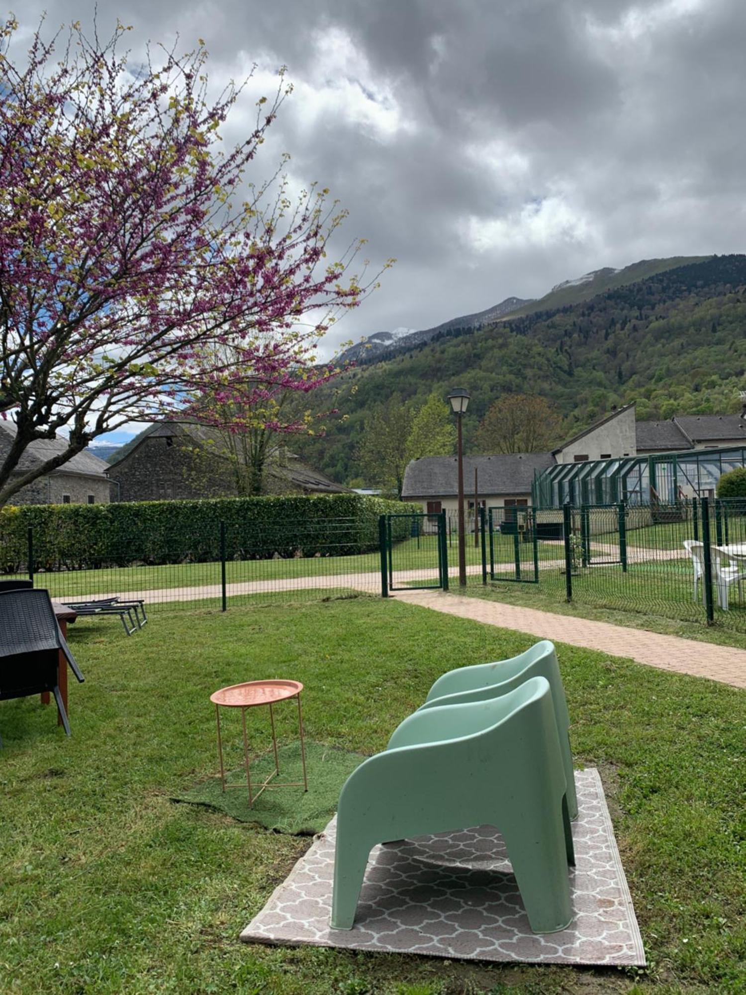La Unique - Le Jardin Sur Les Pyrenees- Vue Panoramique Montagne -jardin Cloture Prive De 100m2-parking-linge De Lit Et Serviettes Compris- *